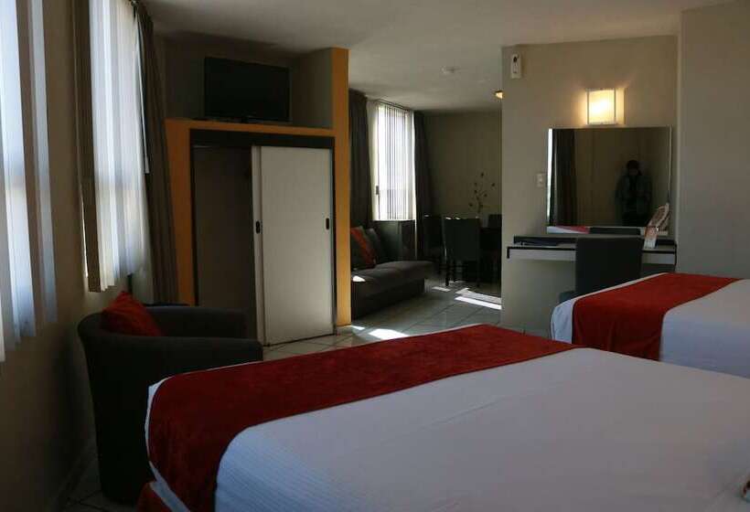 سوییت جونیور, Howard Johnson Leon Avenida