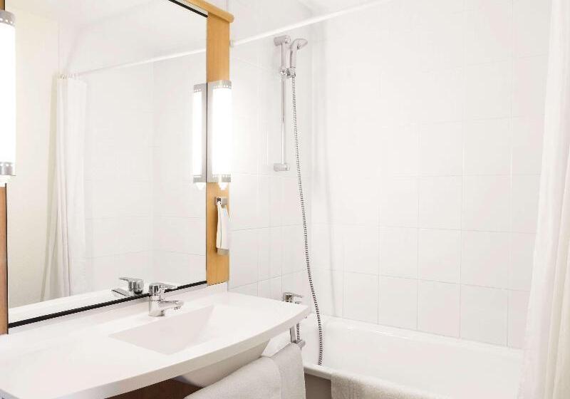 سوییت جونیور, Howard Johnson Leon Avenida