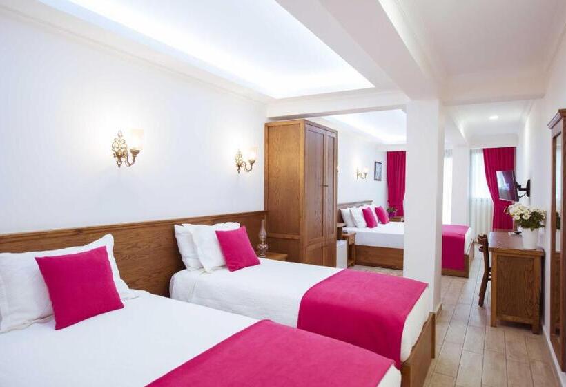 חדר סופריור לארבעה, Infinity City