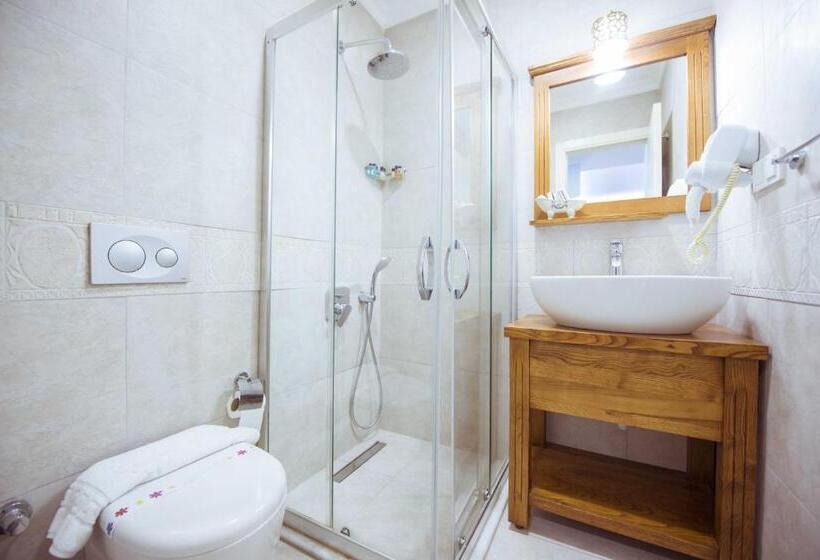 חדר דלוקס, Infinity City