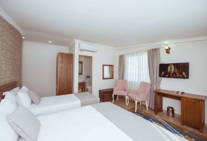 חדר סופריור לשלושה, Infinity City