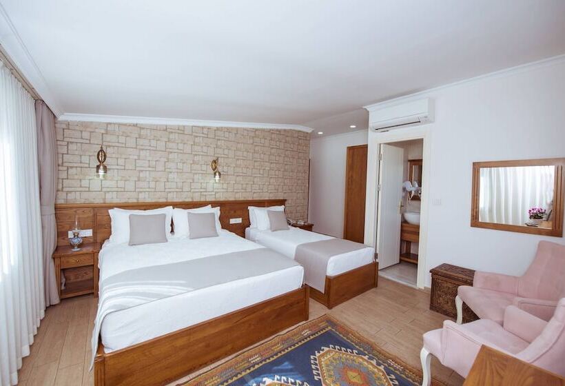 חדר סופריור לשלושה, Infinity City