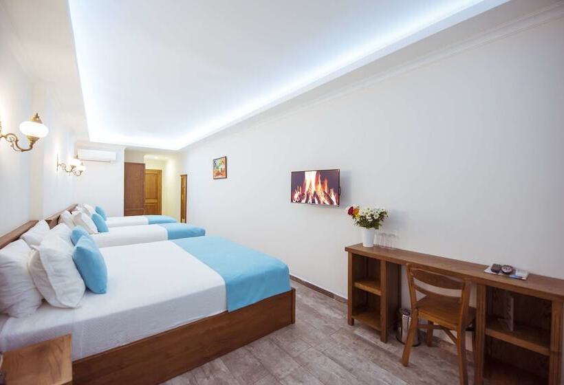 חדר סופריור לארבעה, Infinity City