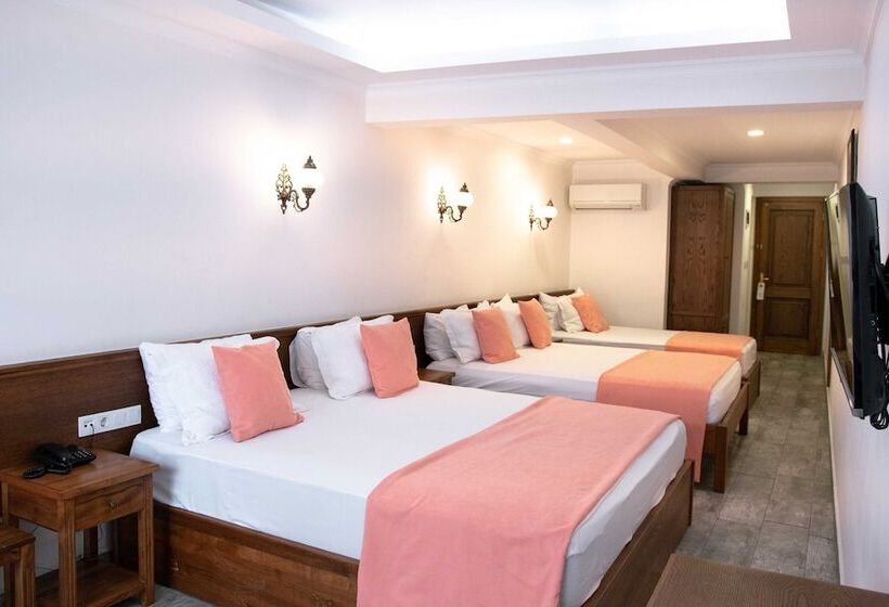 חדר סופריור לארבעה, Infinity City