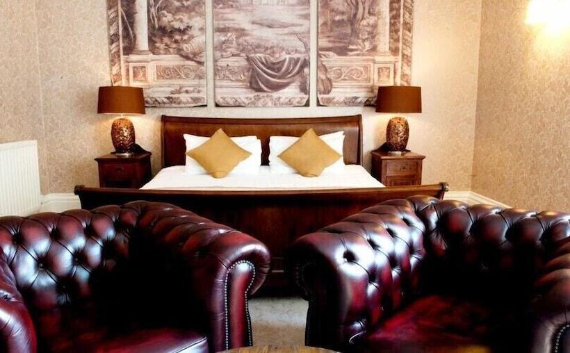 غرفة كلاسيكية, Otterburn Castle