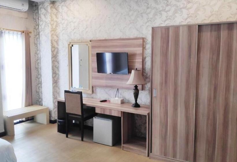 디럭스 룸, Puri Saron Denpasar