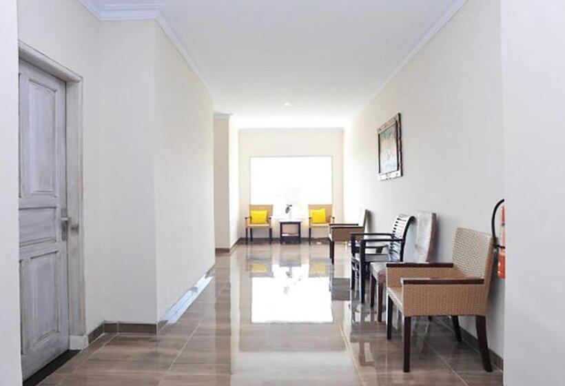 디럭스 룸, Puri Saron Denpasar