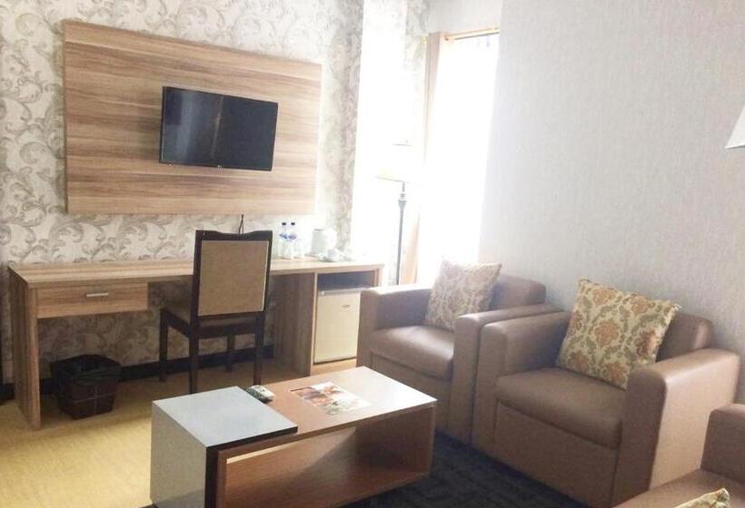 디럭스 룸, Puri Saron Denpasar