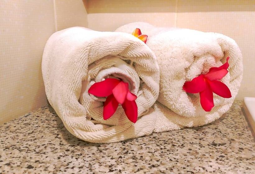 디럭스 룸, Puri Saron Denpasar