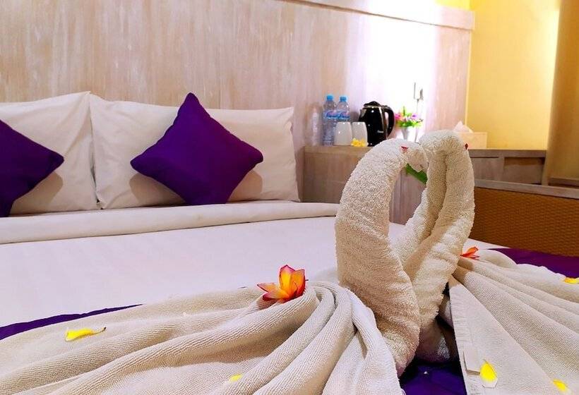 수피리어 룸, Puri Saron Denpasar