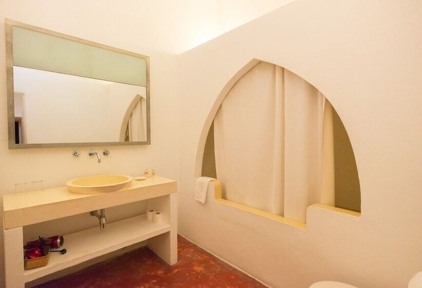 デラックスルーム, Tres Sants