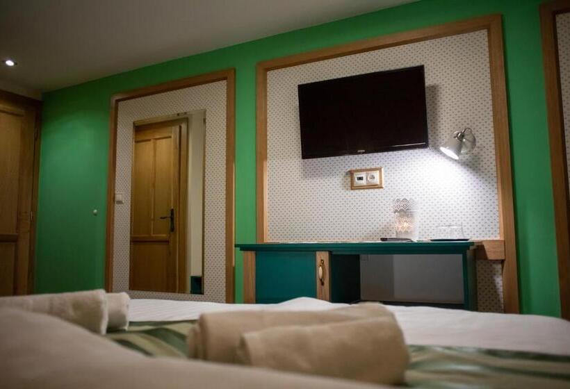 家庭间, Penzión Skorušina