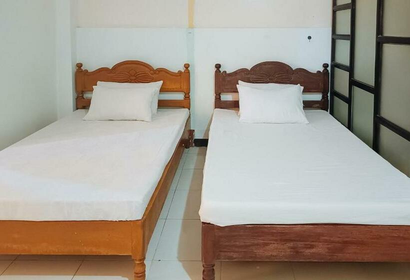 חדר משפחתי, Reddoorz @ Grand Valley Hotel Junction Luna Cagayan