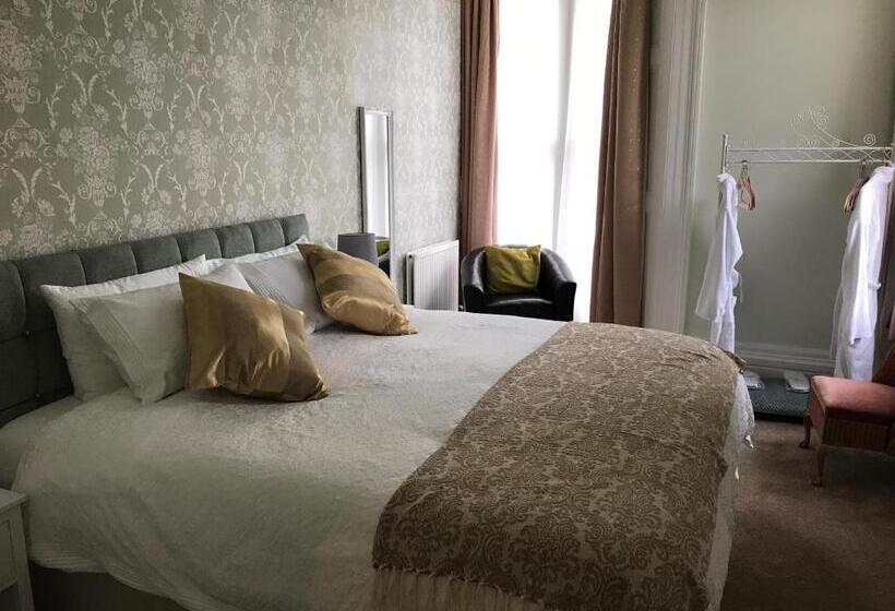 מיטת קינג בסוויטה, Highlea Guest House
