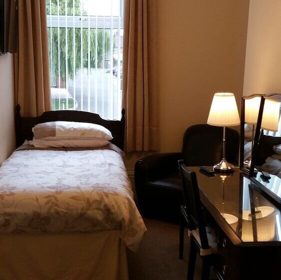 غرفة قياسية فردية, Kingswood Guest House