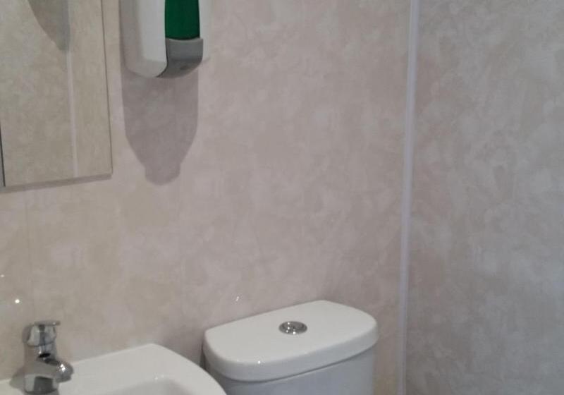 غرفة قياسية فردية, Kingswood Guest House