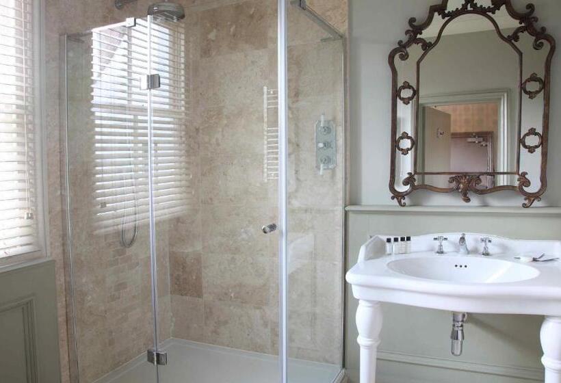 חדר אקזקיוטיב, Flower Pot