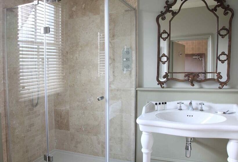 חדר אקזקיוטיב, Flower Pot