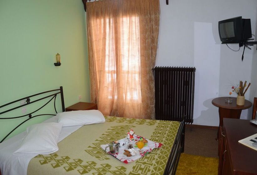 חדר אקונומי, Hani Zisi