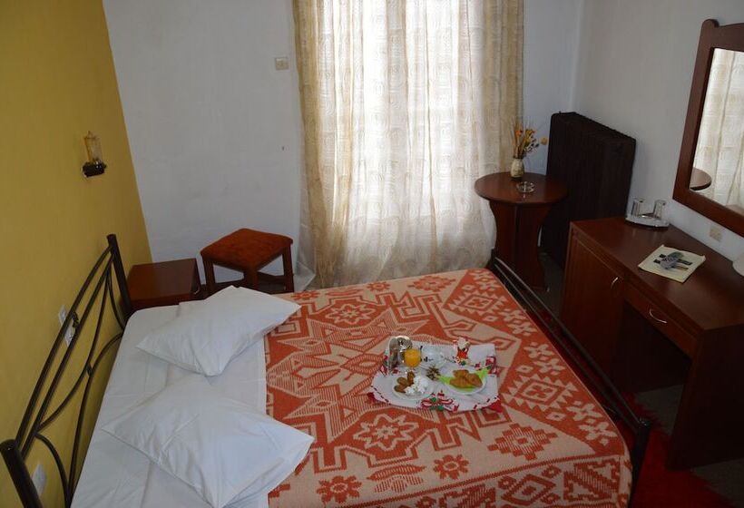 חדר אקונומי, Hani Zisi