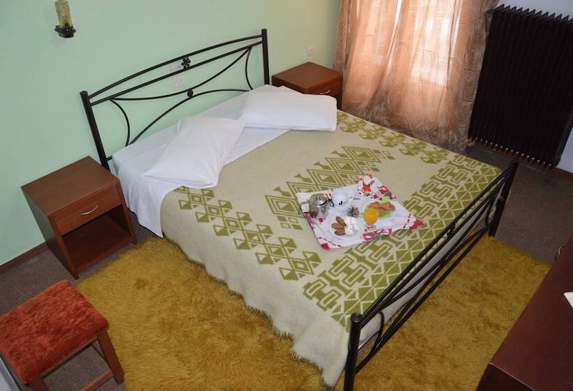 חדר אקונומי, Hani Zisi