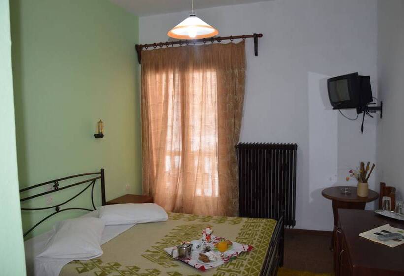 חדר אקונומי, Hani Zisi