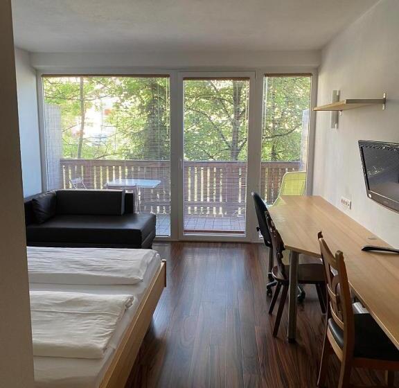 غرفة ديلوكس, Lukasmayr