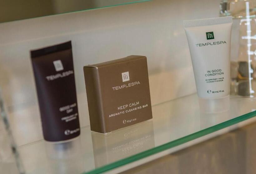 家庭房带园景, The Rodney