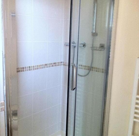 スタンダードルーム, Cross Keys Inn