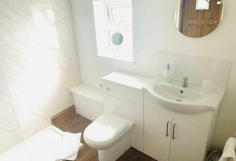 غرفة قياسية فردية, The Railway Inn