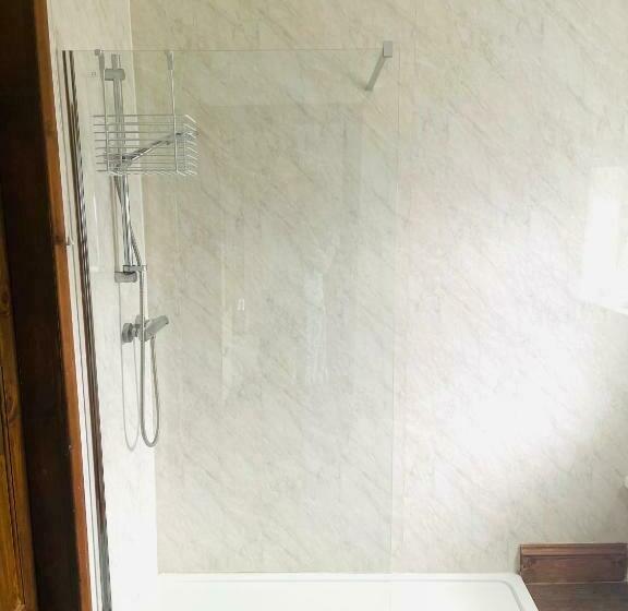 غرفة قياسية فردية, The Railway Inn