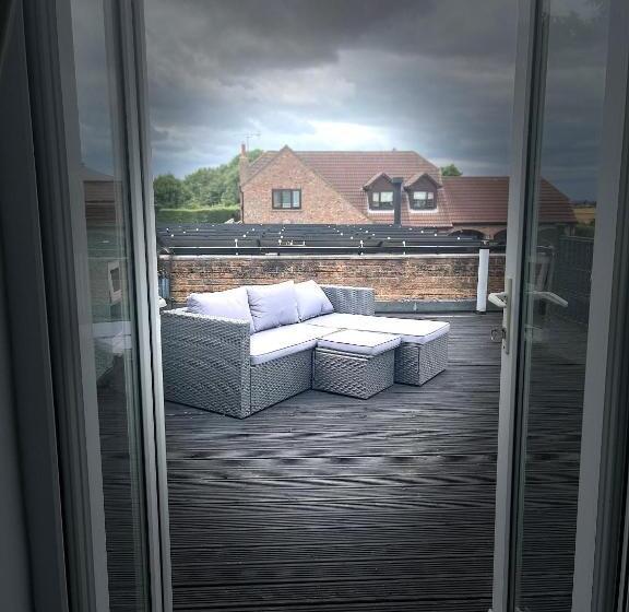 غرفة قياسية مزوَّدة بشُرفة, The Railway Inn