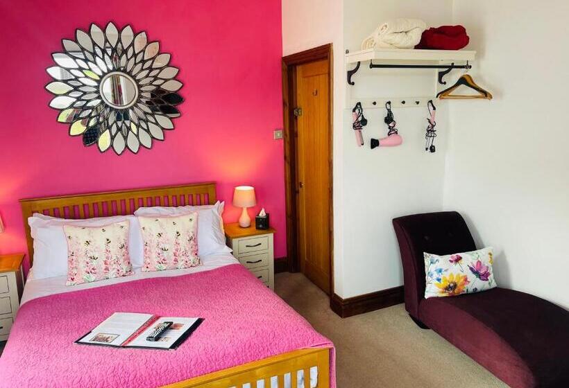 غرفة قياسية مطلّة علي الحديقة, The Railway Inn