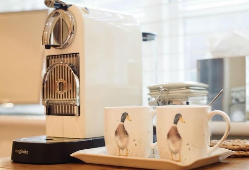 חדר דלוקס, The Turtley Corn Mill