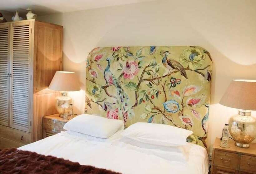 חדר דלוקס, The Turtley Corn Mill