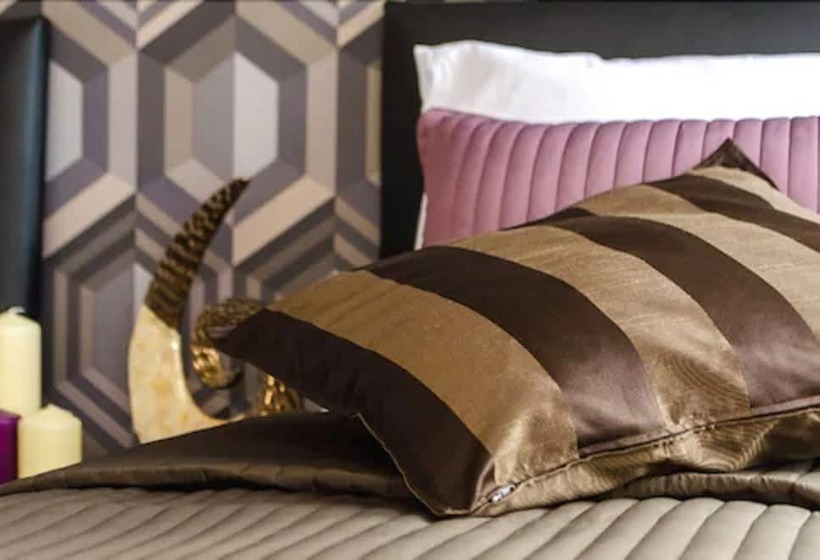 패밀리 룸, Trivelles Eccles