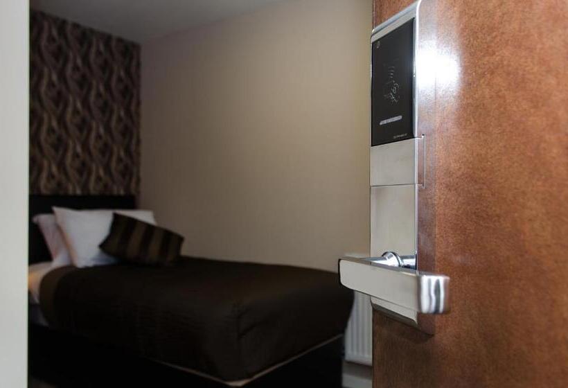 패밀리 룸, Trivelles Eccles