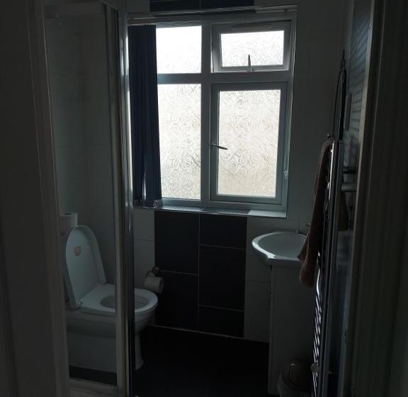 浴室共有ファミリールーム, Apple House Wembley