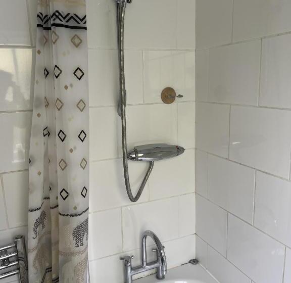 غرفة سوبيريور مطلّة علي الحديقة, Beverley Budget Inn