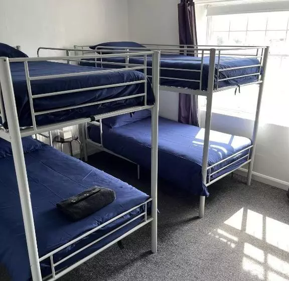 浴室共有スタンダード４人用ルーム, Beverley Budget Inn