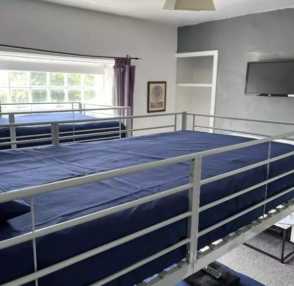 浴室共有スタンダード４人用ルーム, Beverley Budget Inn
