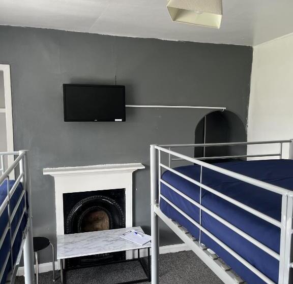 غرفة قياسية رباعية حمام مشترك, Beverley Budget Inn