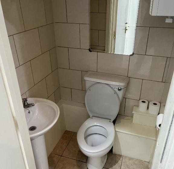 غرفة قياسية رباعية حمام مشترك, Beverley Budget Inn