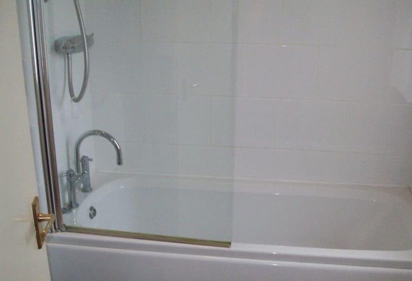 غرفة سوبيريور مطلّة علي الحديقة, Beverley Budget Inn