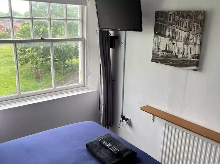 バス共有のスタンダードルーム, Beverley Budget Inn
