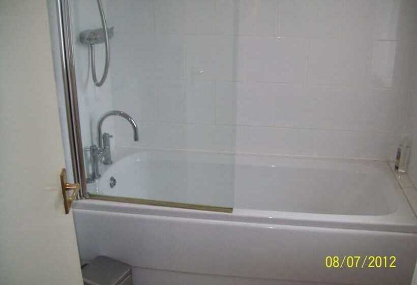 غرفة سوبيريور مطلّة علي الحديقة, Beverley Budget Inn