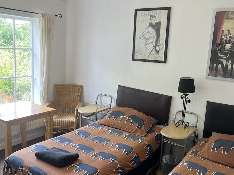 غرفة سوبيريور مطلّة علي الحديقة, Beverley Budget Inn