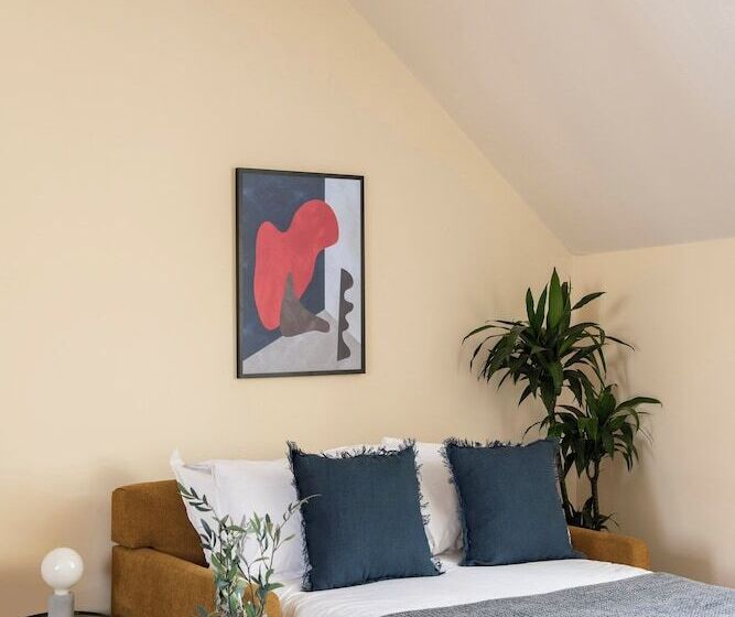 침실 2개 아파트, Saco Bristol West India House