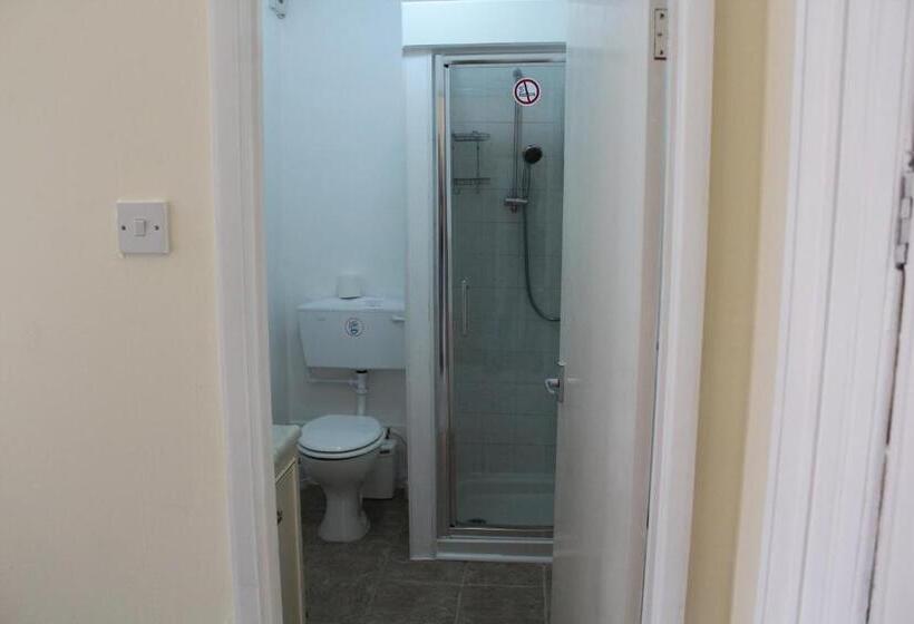 اتاق لوکس, The Darnley