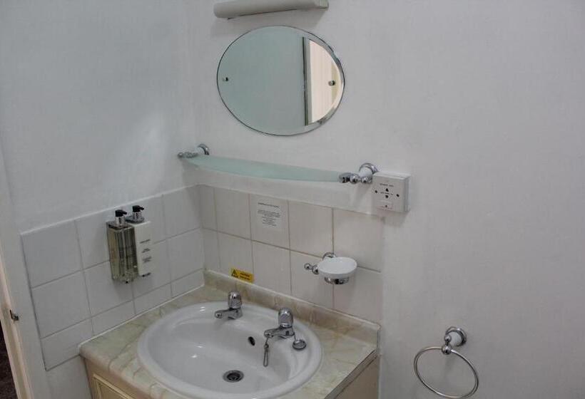 اتاق لوکس, The Darnley